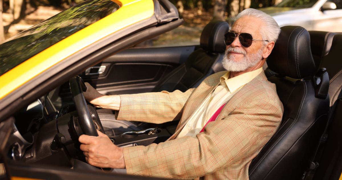 Rinnovo patente over 80: come funziona?