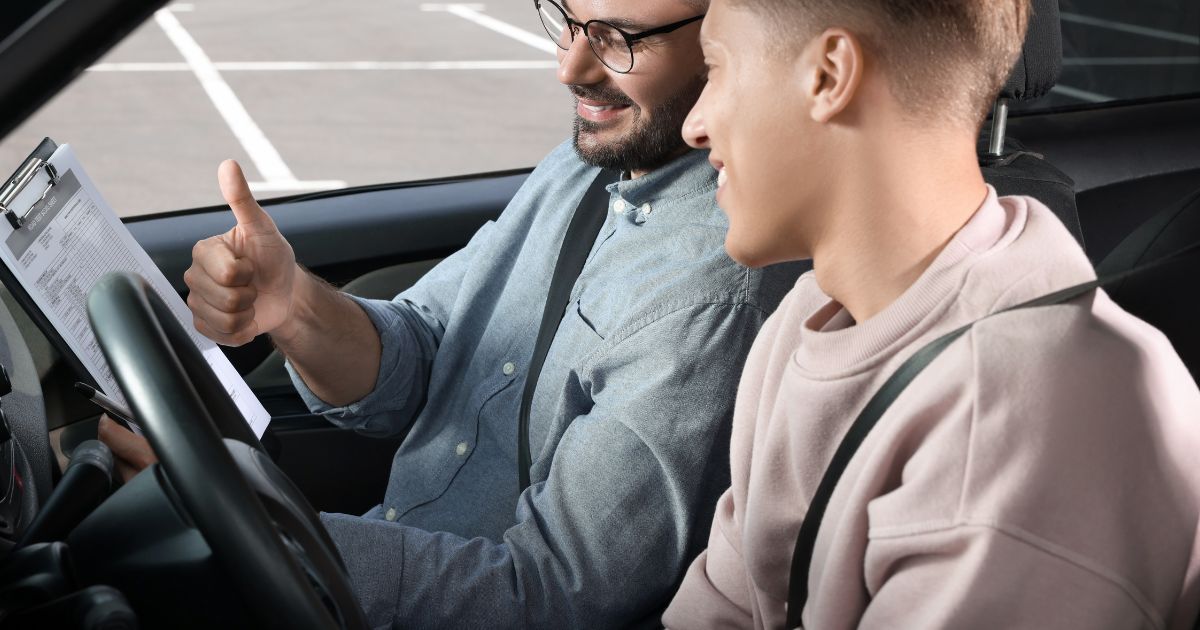 come diventare insegnante istruttire di scuola guida?